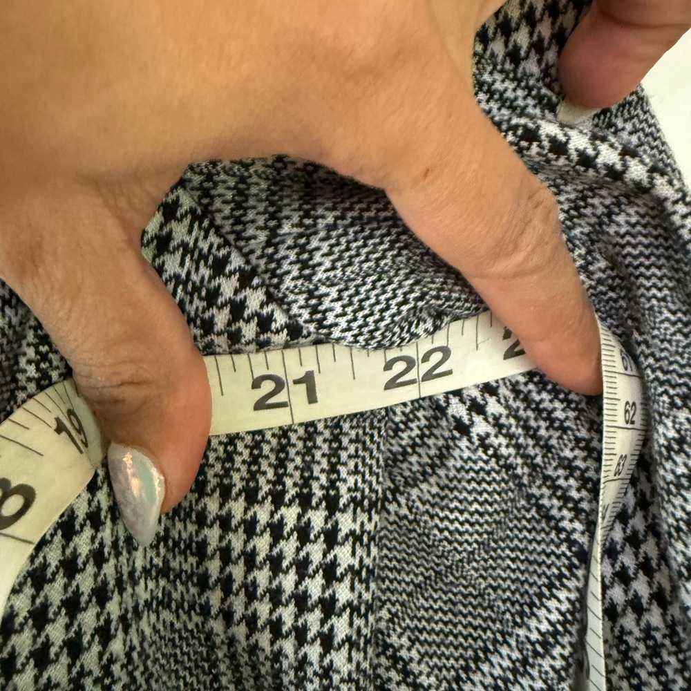 LOFT Houndstooth boyfriend Blazer in Black and White - Picture 7 of 8